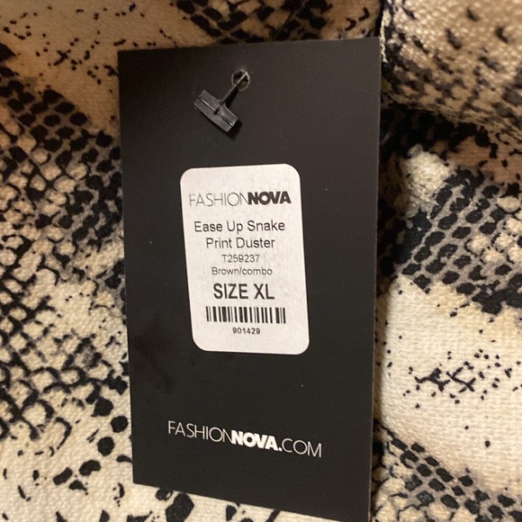 Fashion Nova NWT Ease Up Snake Print Duster, XL,fully open in front with tie blt - Picture 6 of 7